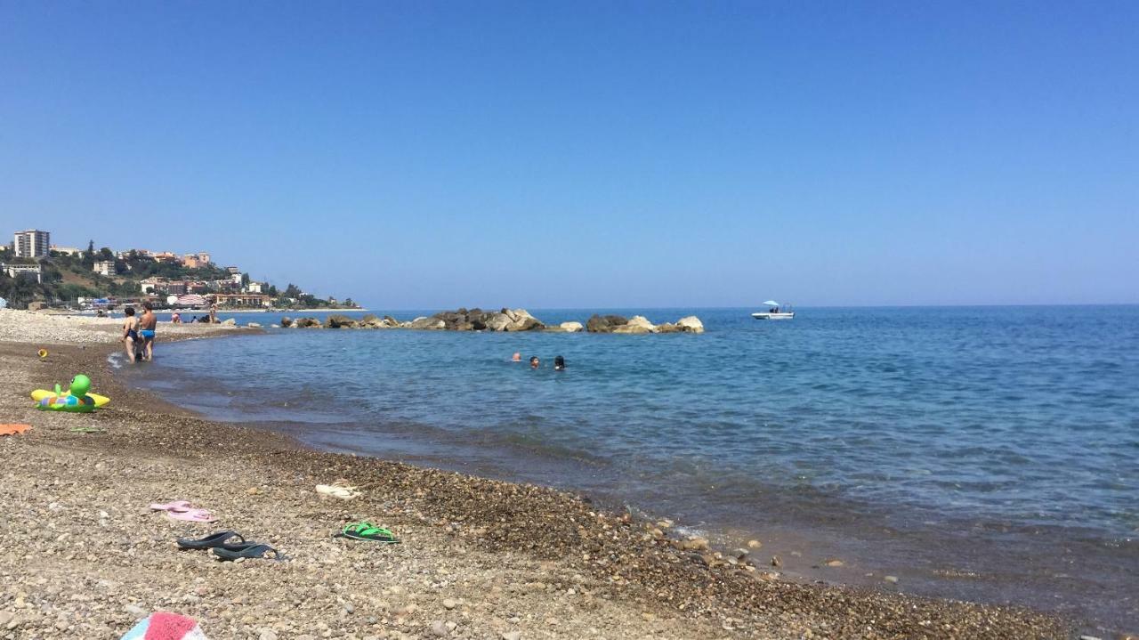 I Tre Colori Della Sicilia Daire Santo Stefano di Camastra Dış mekan fotoğraf